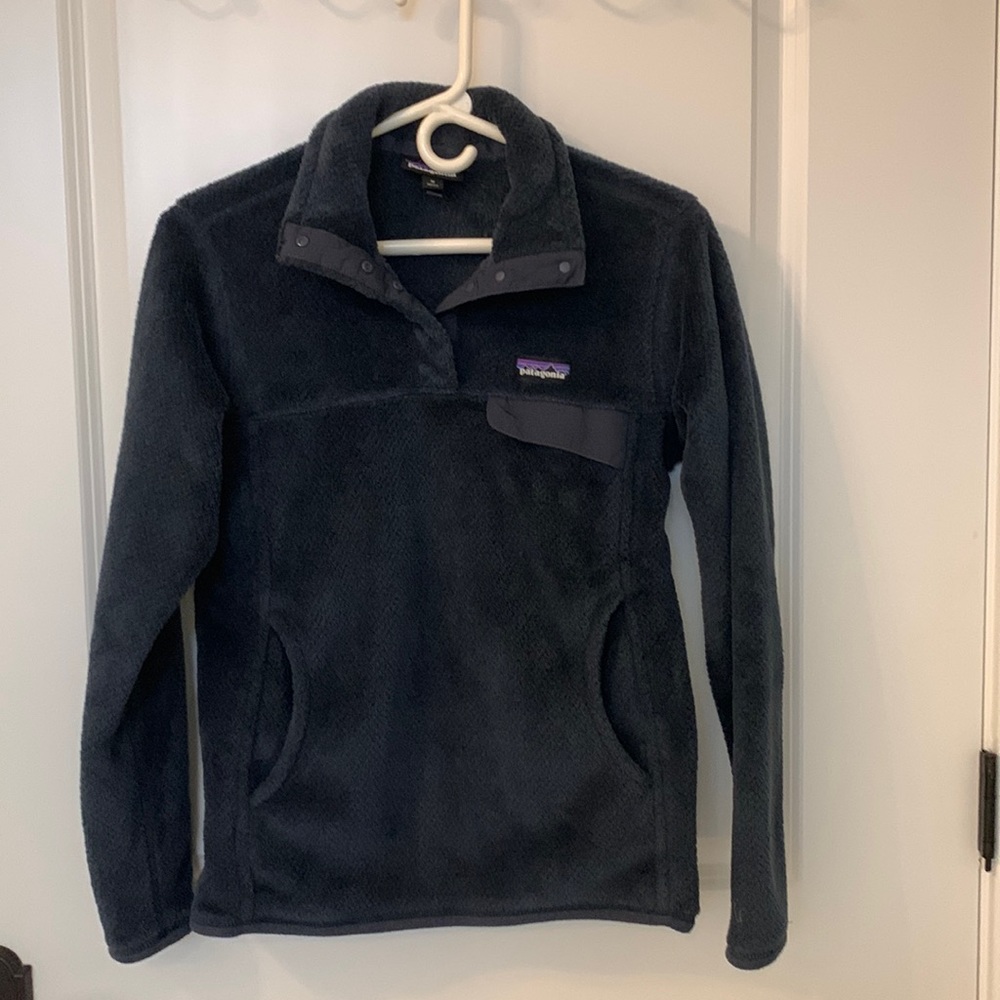 Patagonia fleece- womens medium- navy blue